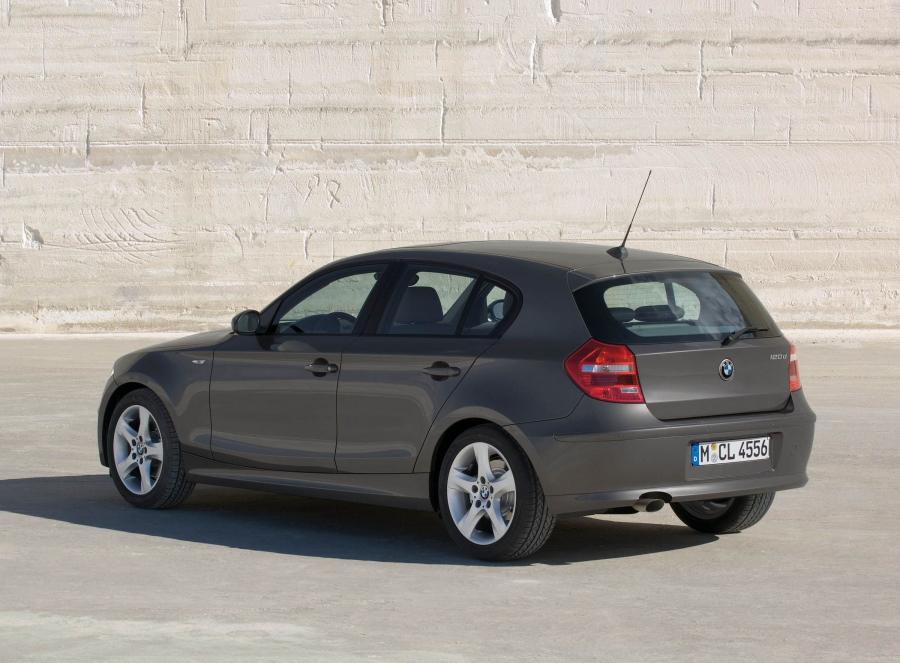  BMW 1-Series 5-Door 2005 года  (фото 13 из 187)
